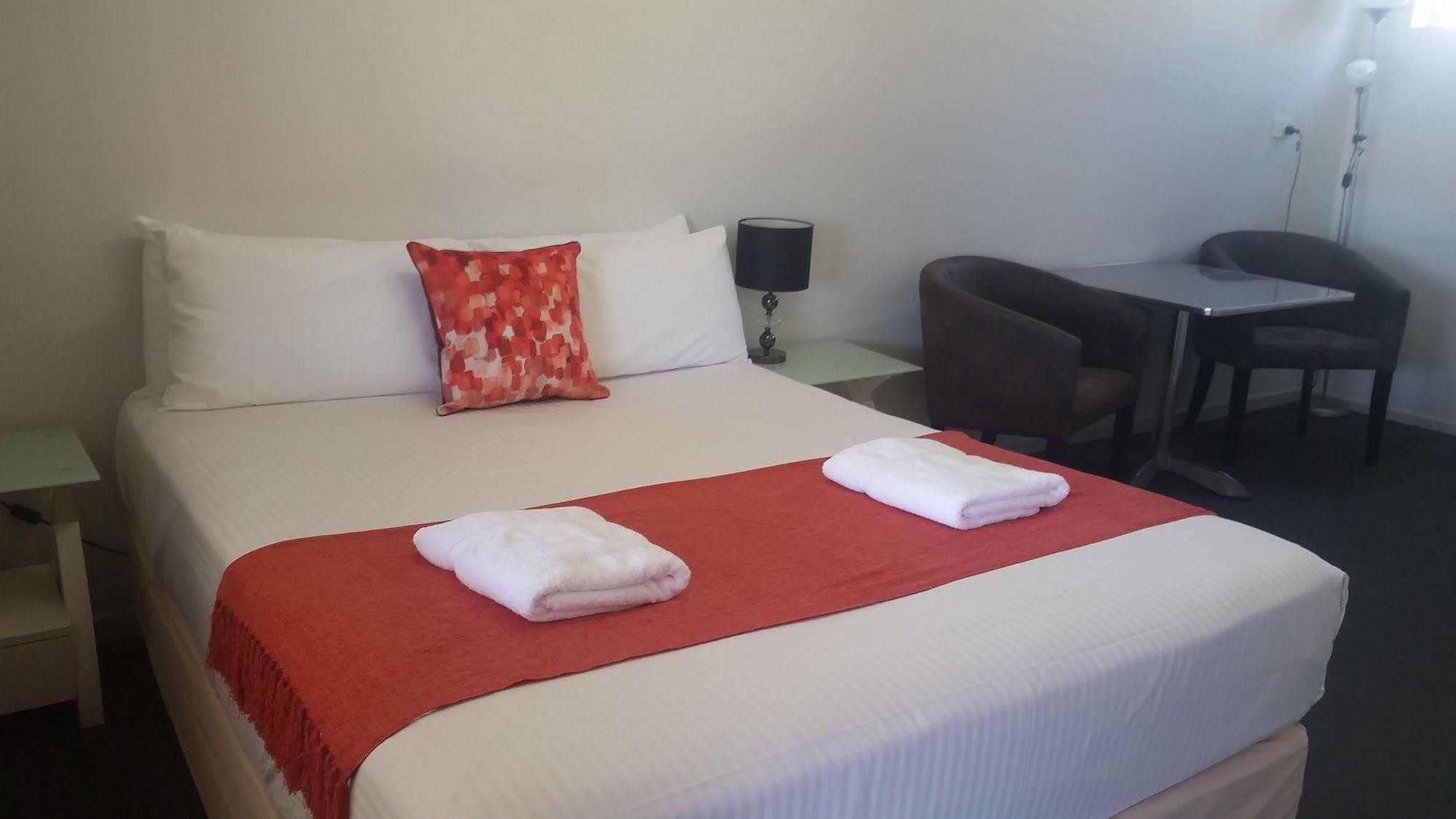 Econo Lodge Chaparral Motel Ballina Esterno foto