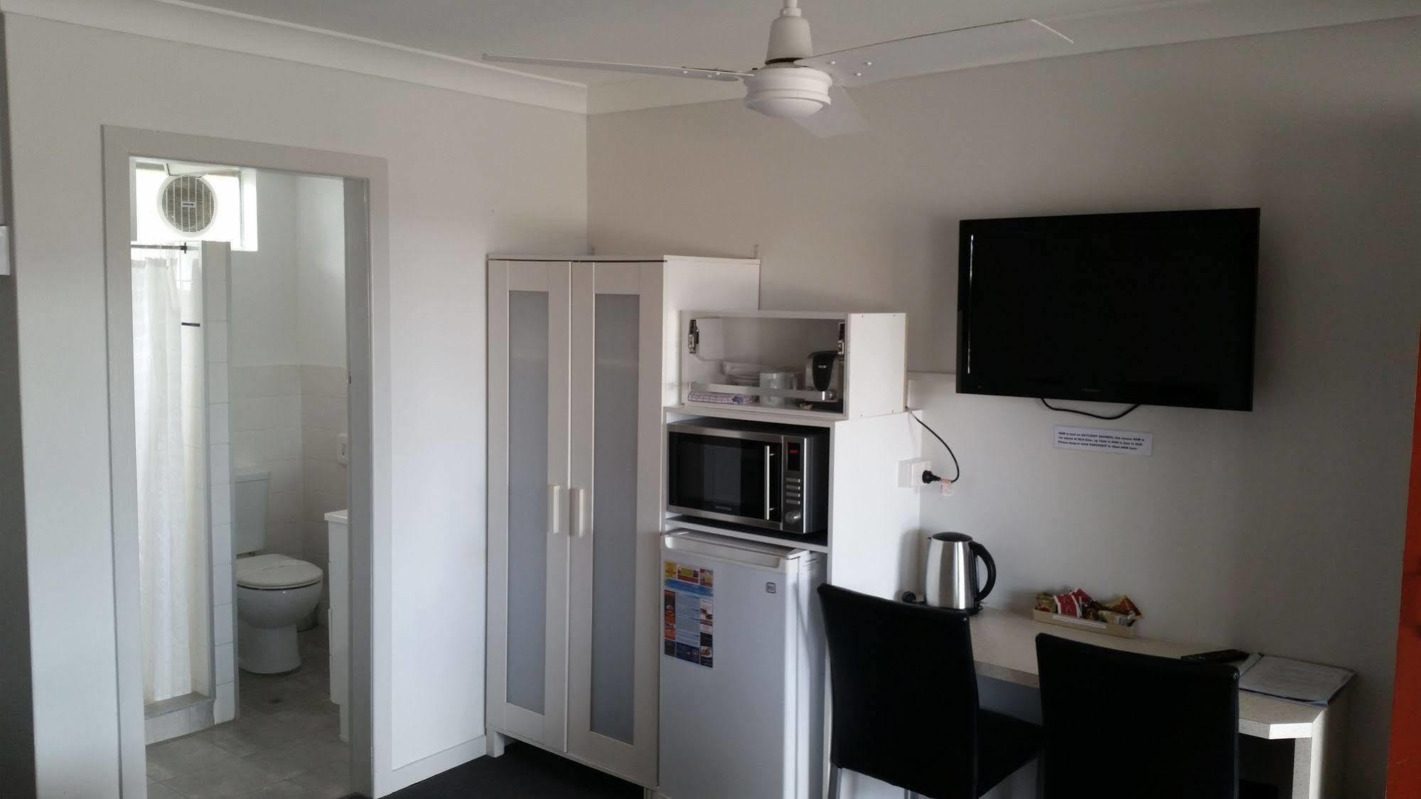 Econo Lodge Chaparral Motel Ballina Esterno foto