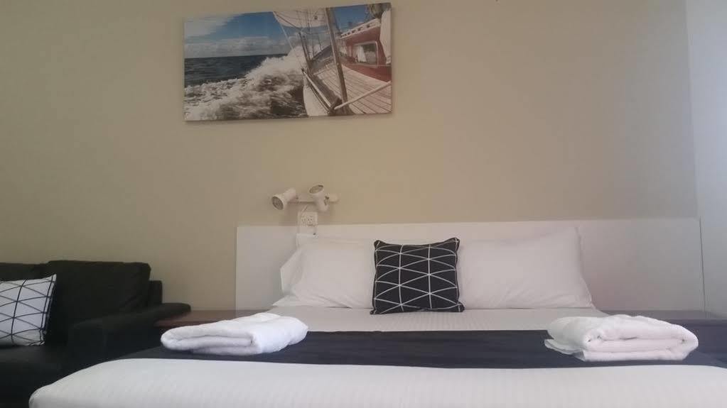 Econo Lodge Chaparral Motel Ballina Esterno foto