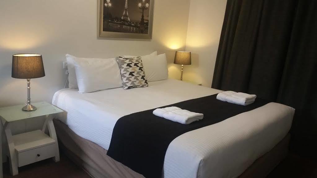 Econo Lodge Chaparral Motel Ballina Esterno foto