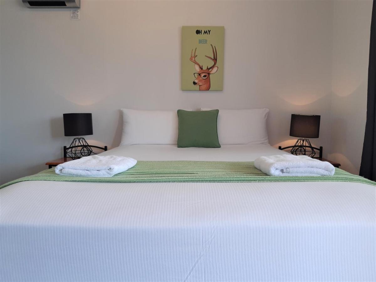 Econo Lodge Chaparral Motel Ballina Esterno foto